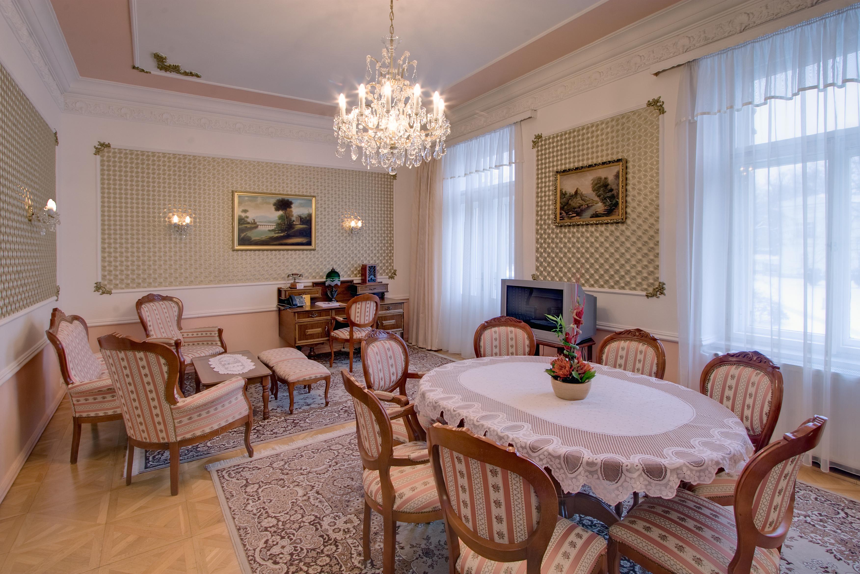 Clarion Grandhotel Zlaty Lev Liberec Exterior photo
