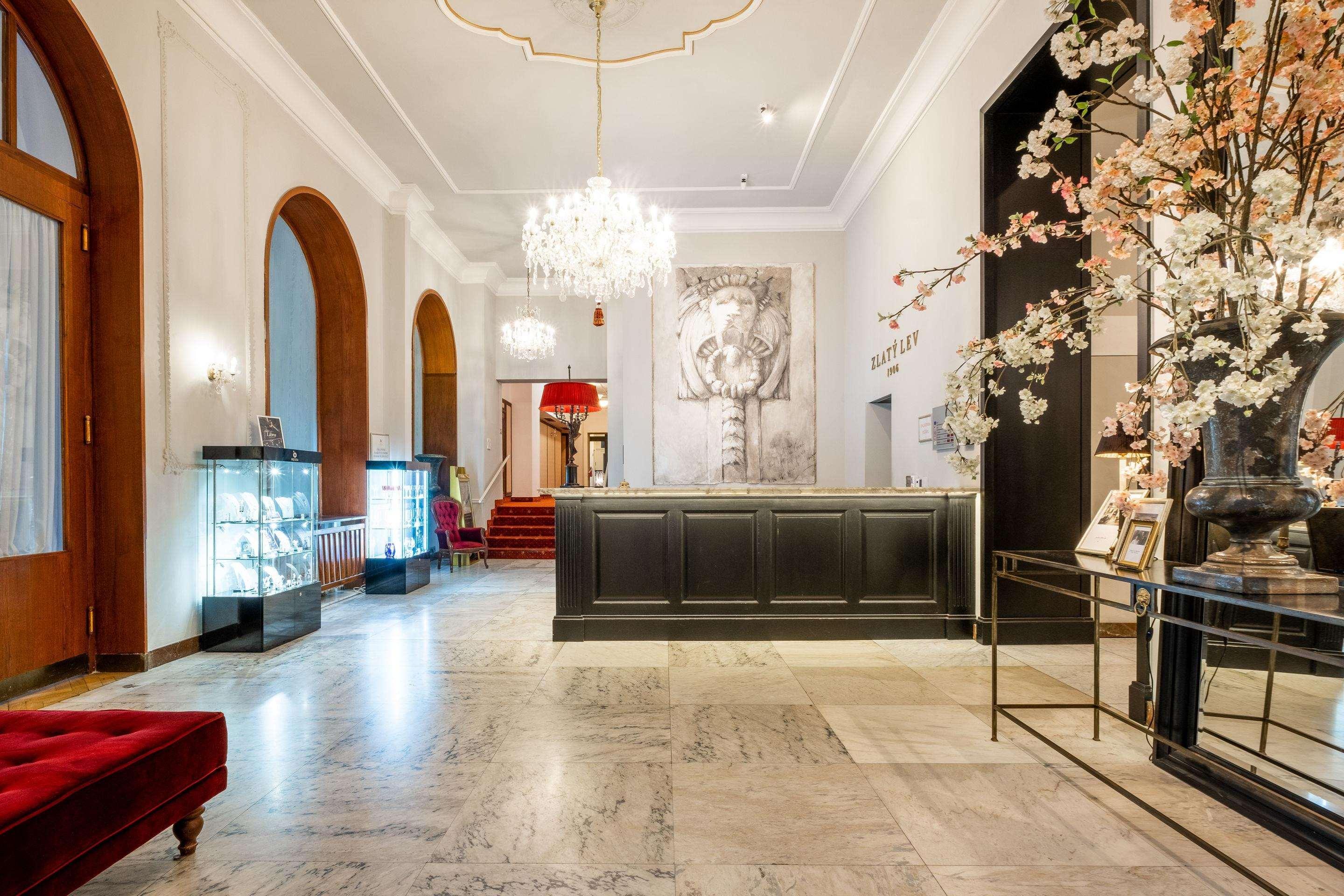 Clarion Grandhotel Zlaty Lev Liberec Exterior photo
