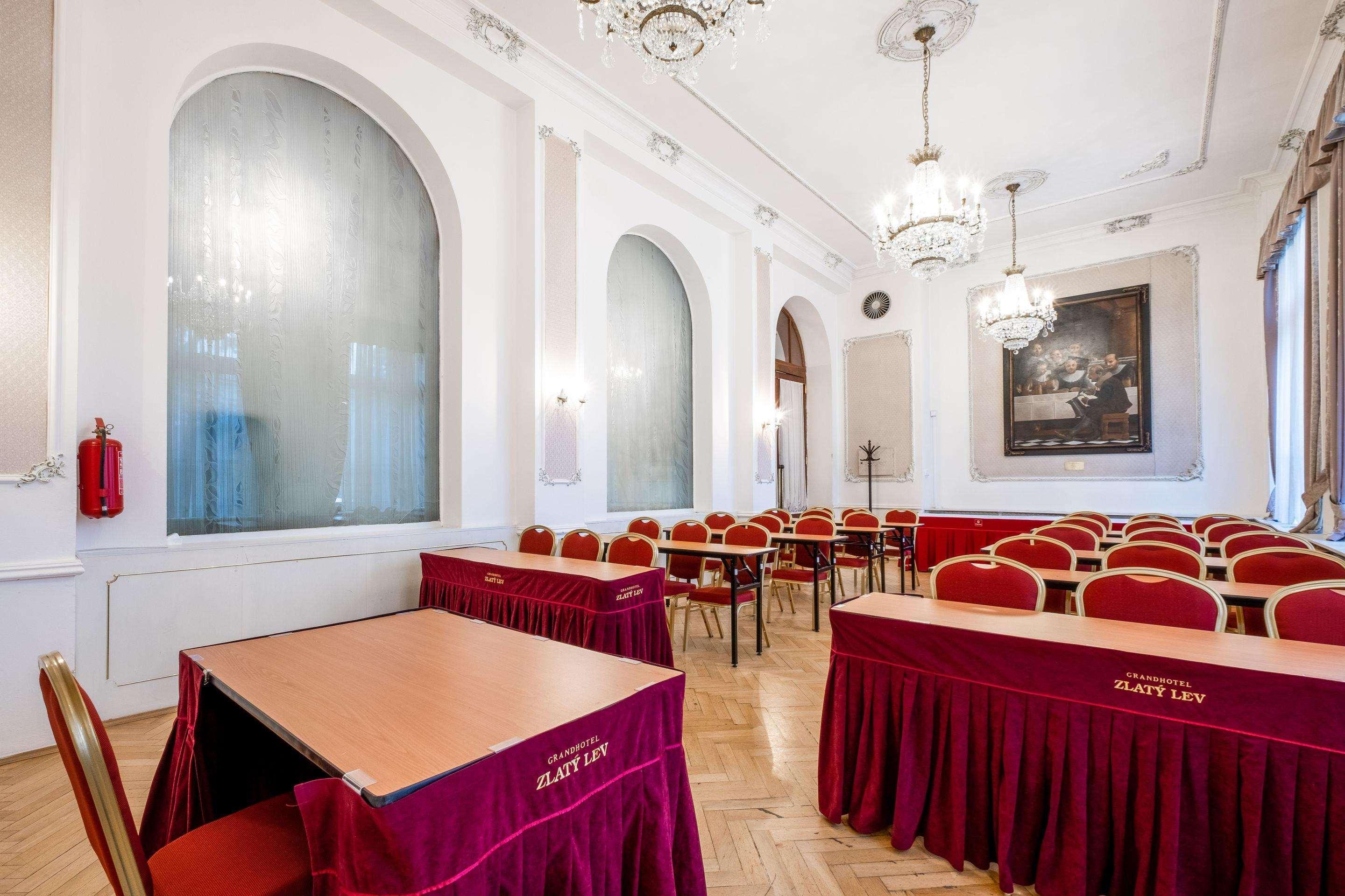 Clarion Grandhotel Zlaty Lev Liberec Exterior photo